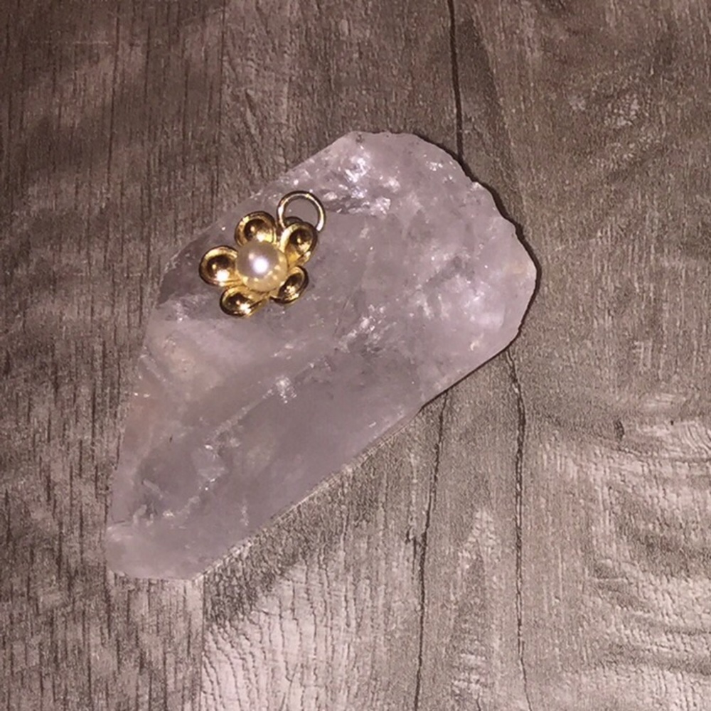 🆕Super Cute Gold Plated Daisy Flower Pendent
